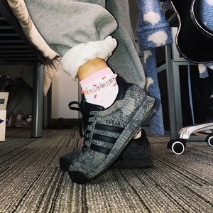 Adidas snakeskin samoa sneaker